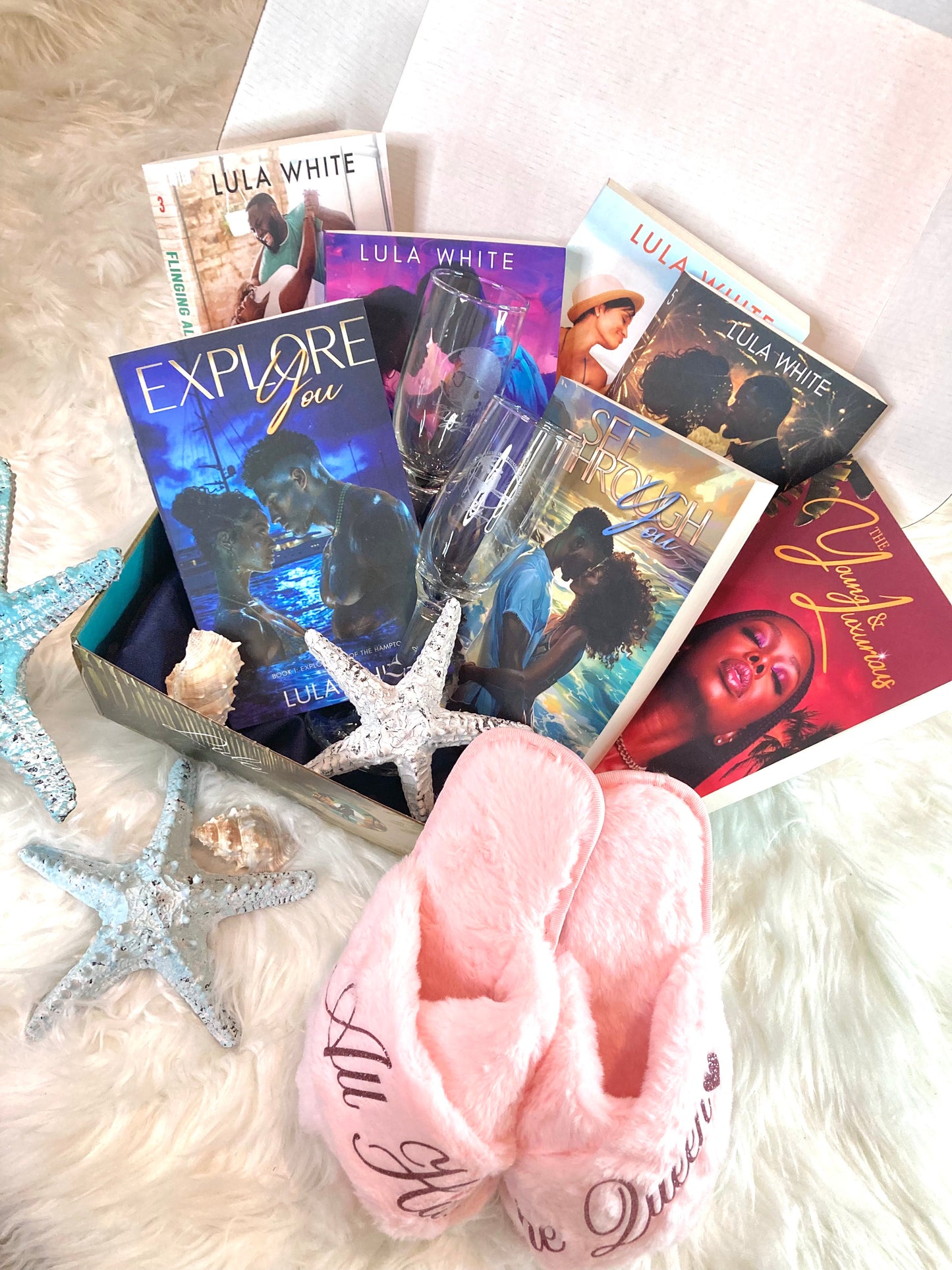 Luxe & Lit Hamptons Ten-Book Hamptons World Box XL SLIPPER, SHIPPING INCLUDED